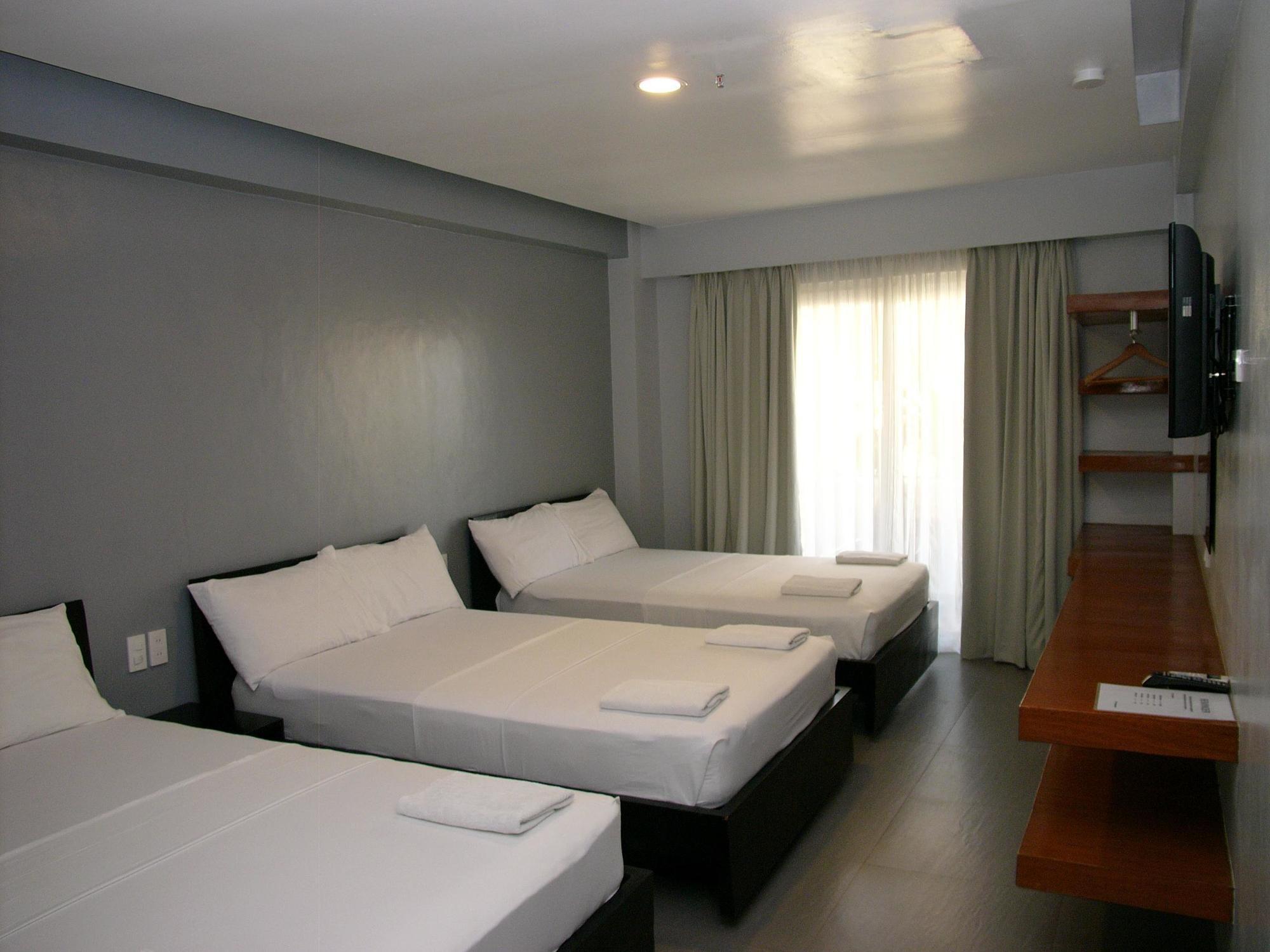Lsm Square Residences Balabag  Екстер'єр фото